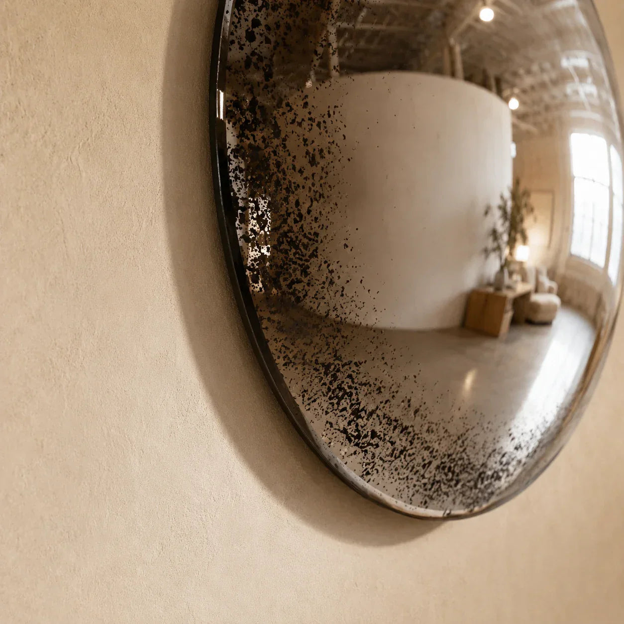Convex Glow Mirror | Antiqued Mercury Halo