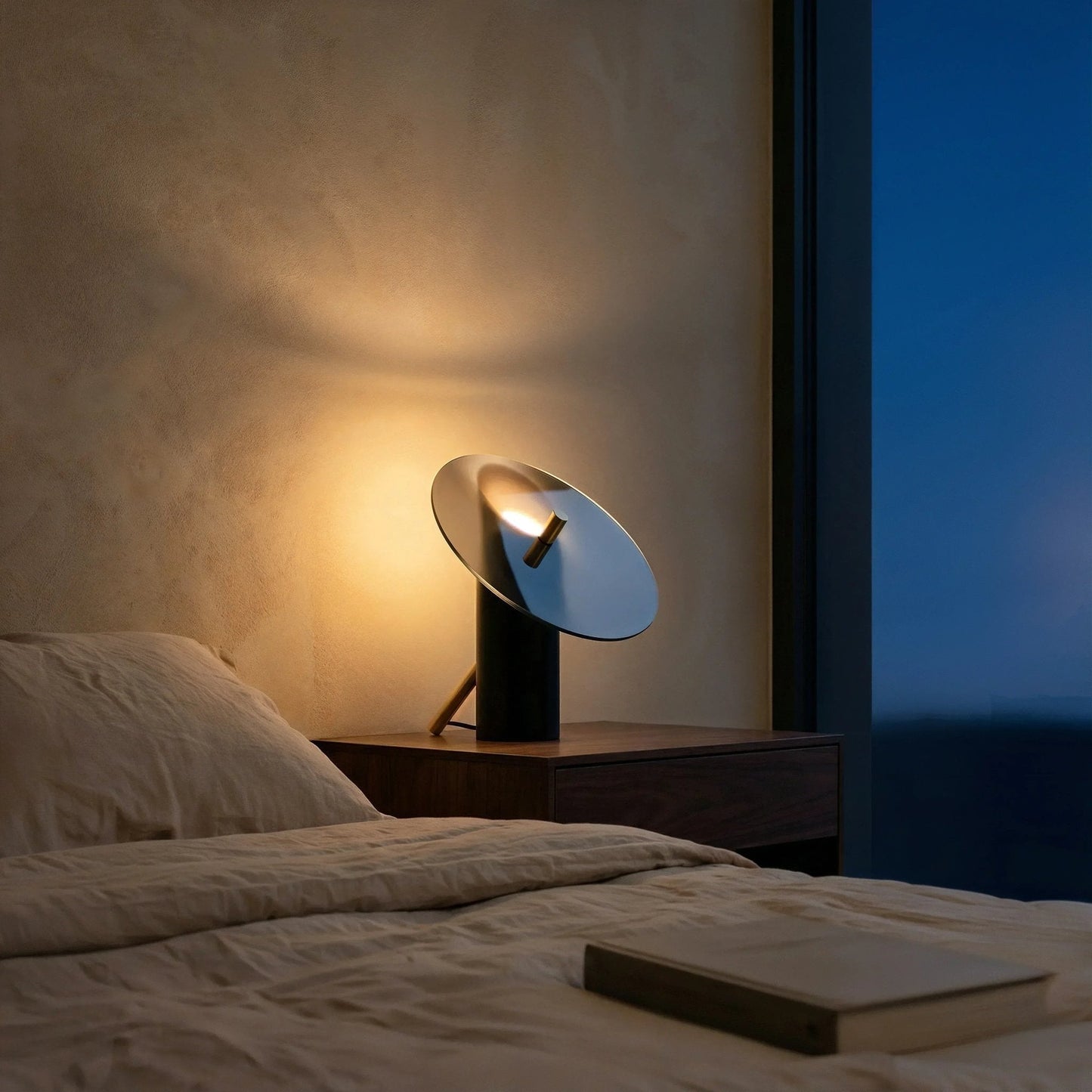 Obsidian Floating Disc Lamp