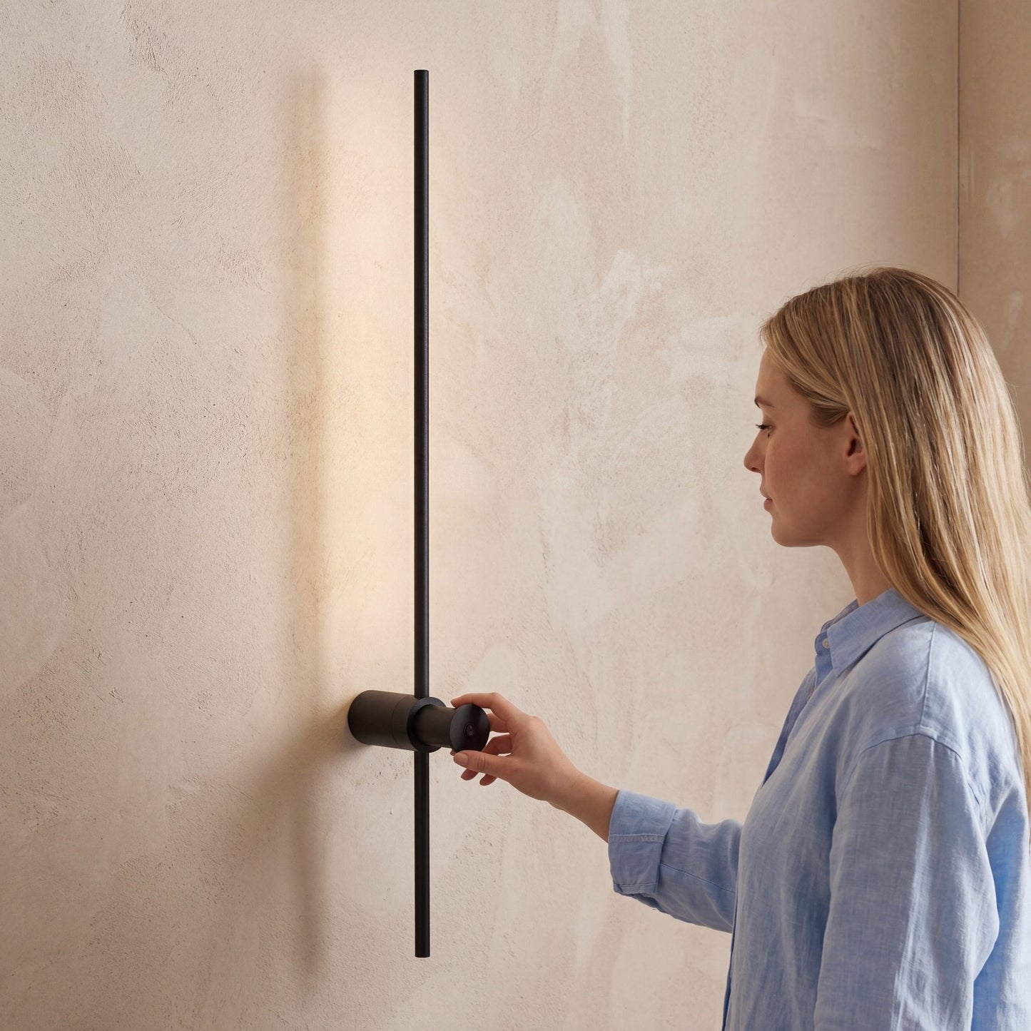 Edge Cordless Rotating Wall Sconce