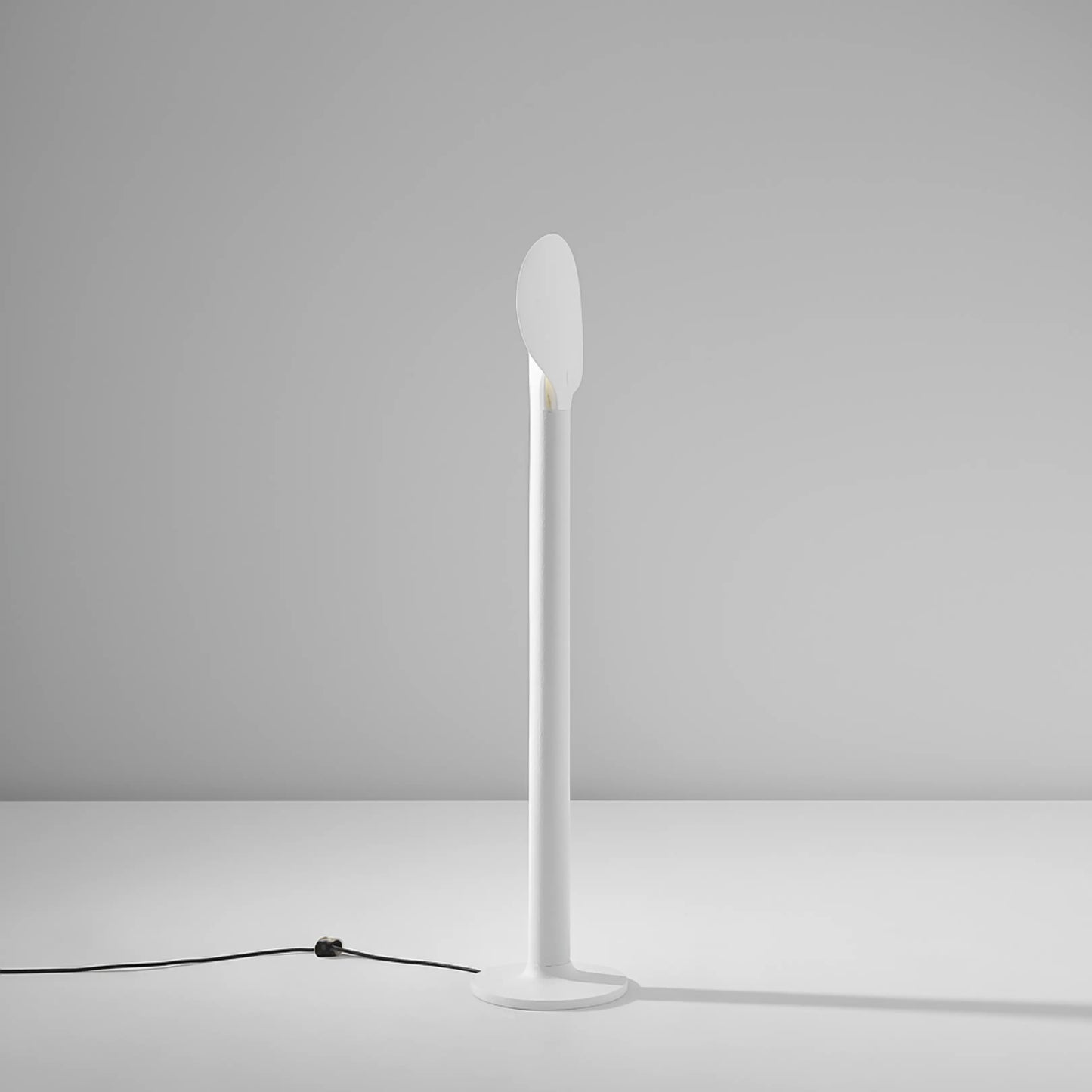 Elaris Pillar Lamp