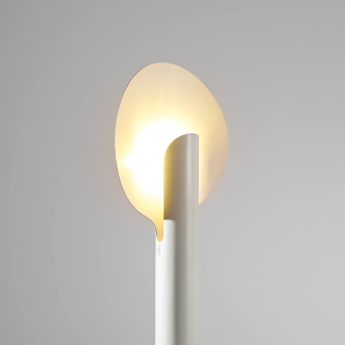 Elaris Pillar Lamp