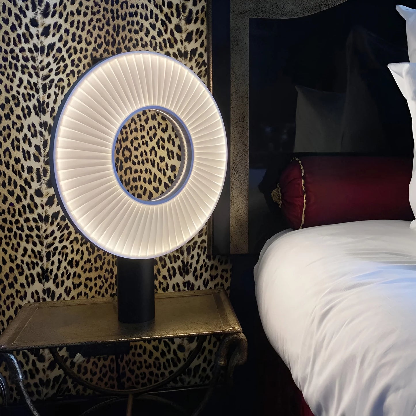 Iris Ring Table Lamp