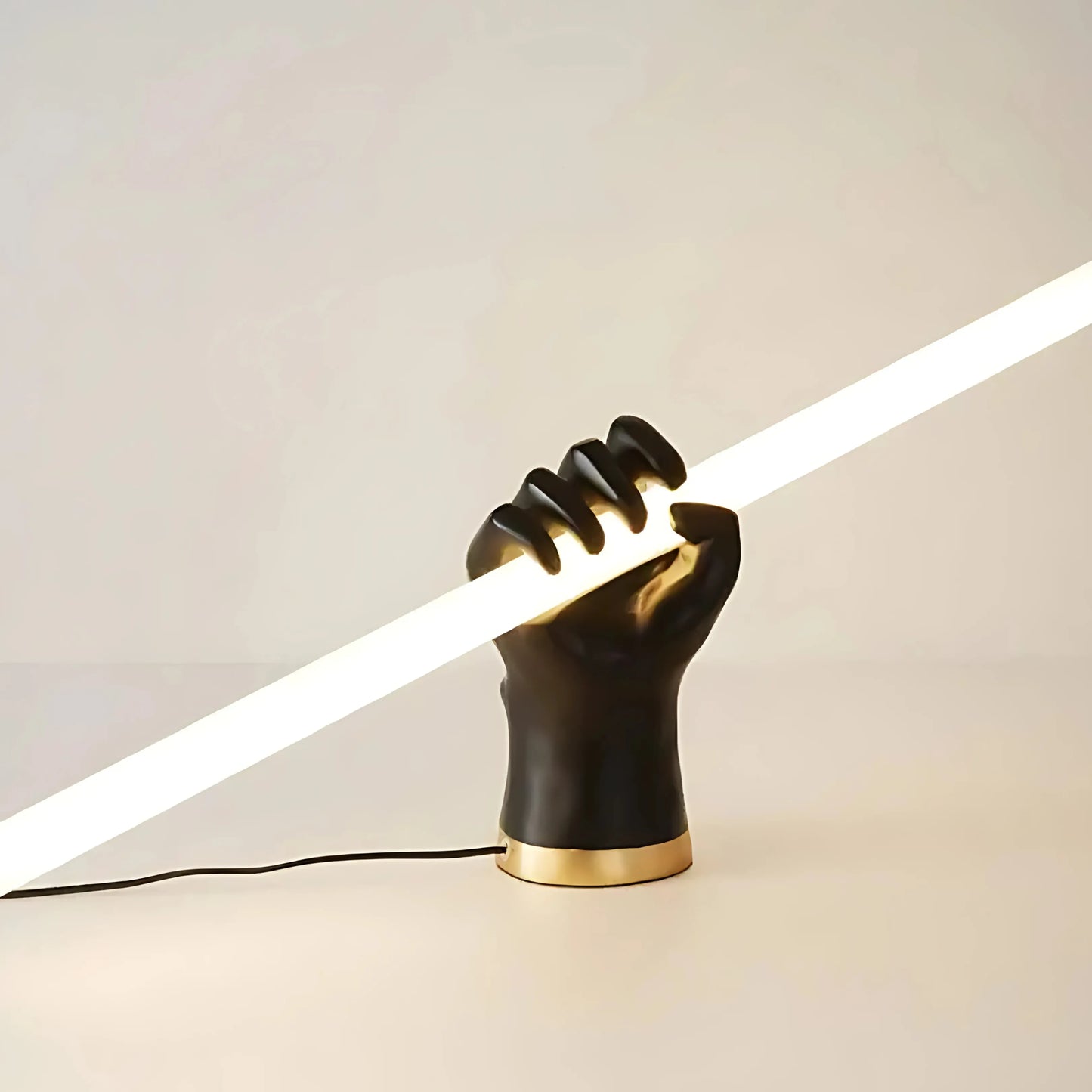 Mano Lux Lamp