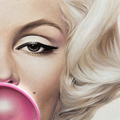 Marilyn Monroe Bubble Gum LED Wall Art – Pink LED Canvas with Bubble Accent