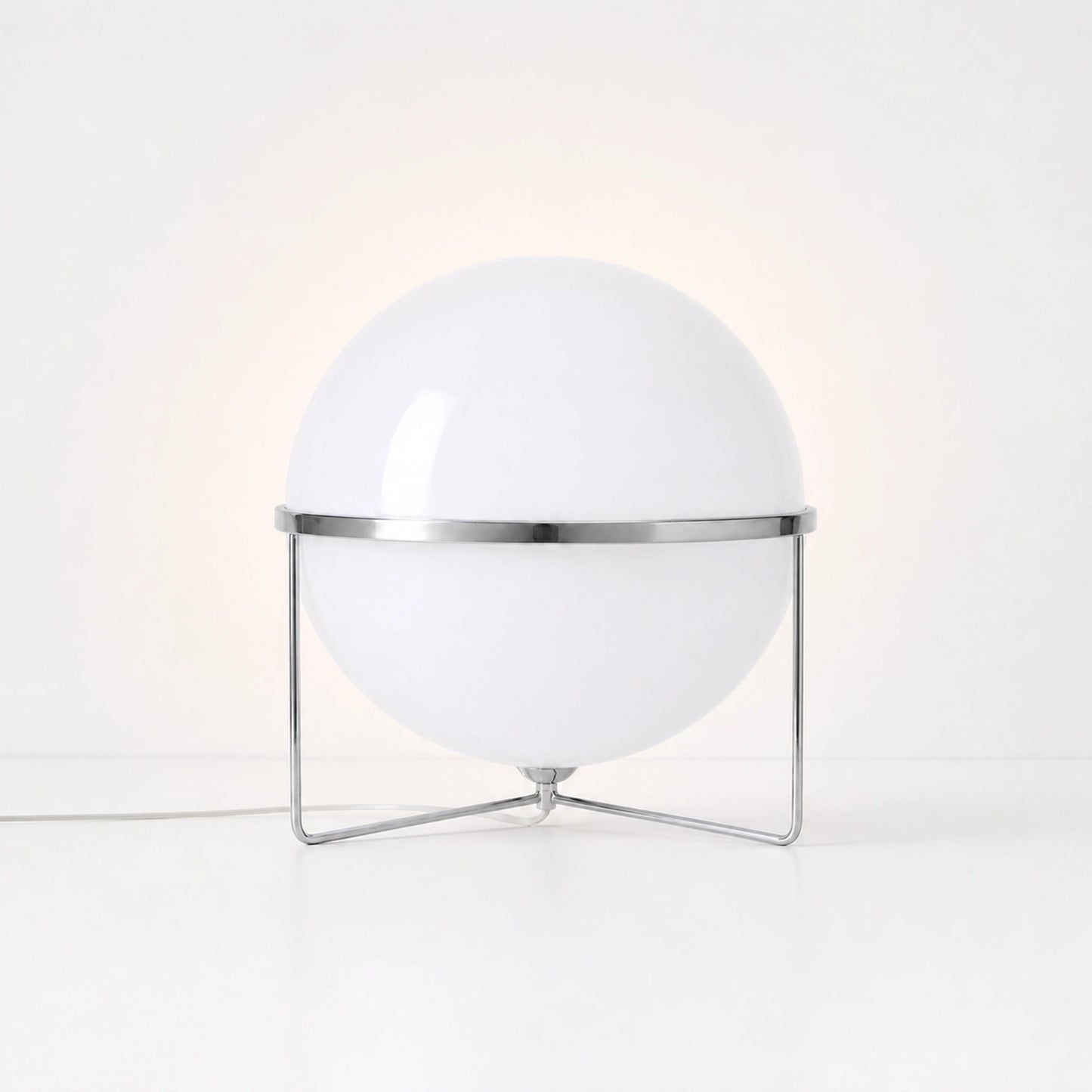 Solus Single Sphere Table Lamp