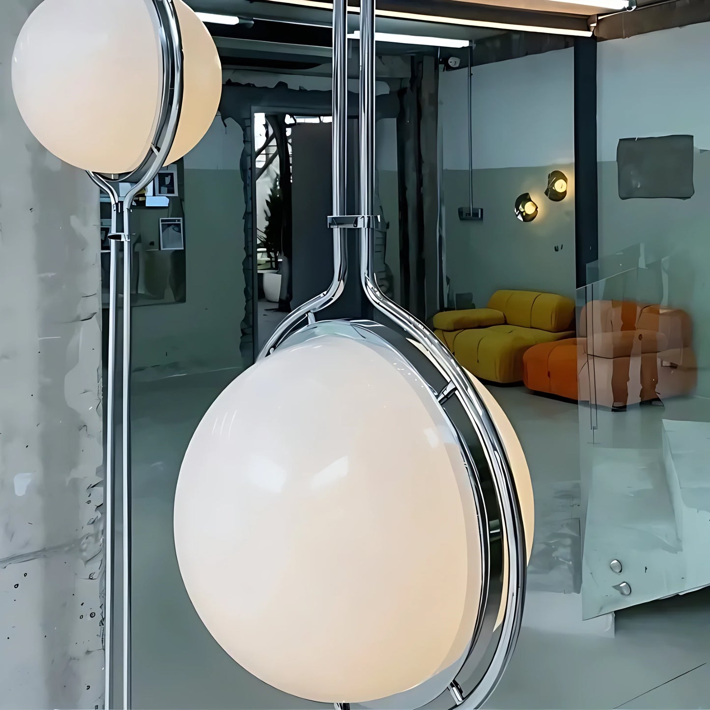 Solus Floor to Ceiling Lamp